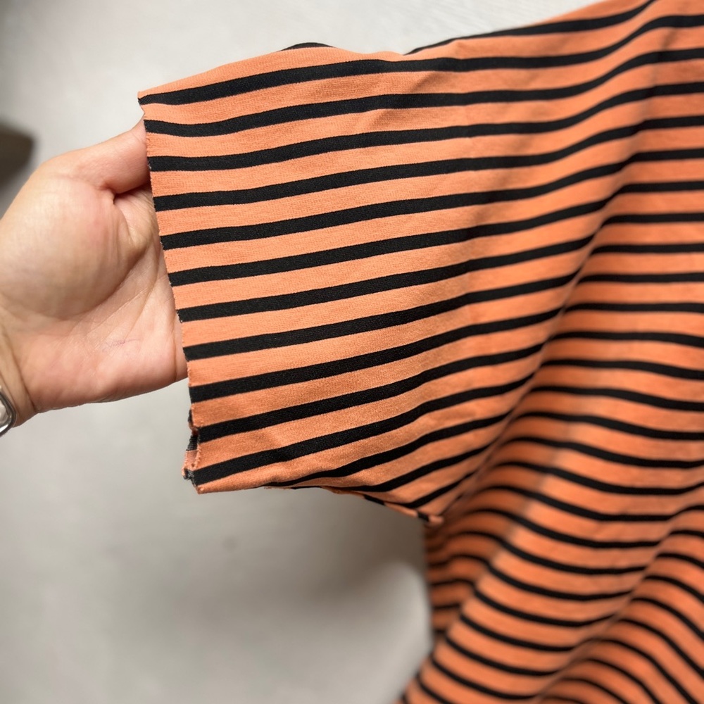 Orange black striped boxy cutout short sleeve sz large - Picture 2 of 7